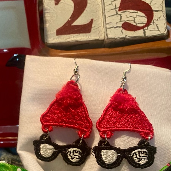 ALFIE.  Christmas Alfie Free Standing Lace Embroidered Earrings. - Picture 3 of 4